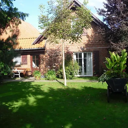 Apartment Mit Kamin Und Idyllischem Garten Fuenfseen