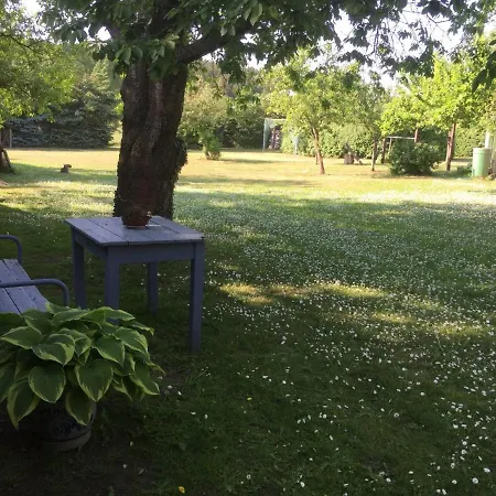 Apartment Mit Kamin Und Idyllischem Garten
